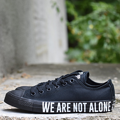 CHUCK TAYLOR ALL STAR WE ARE NOT ALONE Boty